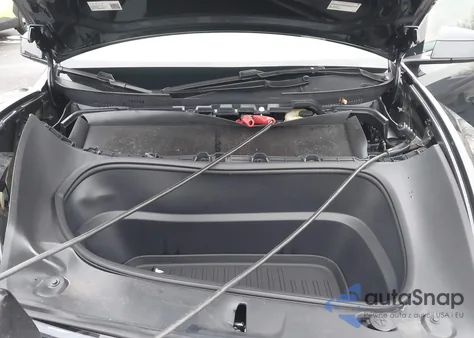 2026 Tesla Model Y Long Range Dual Motor All-Wheel Drive z USA, uszkodzony, nr VIN 7SAYGDED8TF386743